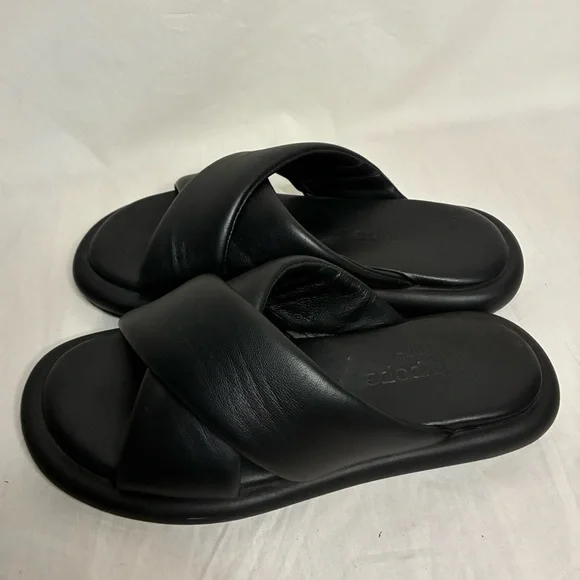 gravitypope Jackie Leather Cushioned Crisscross Sandal - Picture 8 of 12